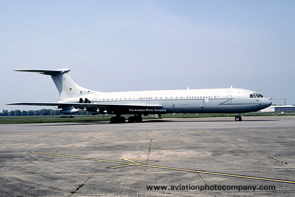 RAF 101 Squadron Vickers VC-10 K.4 ZD240/M at RAF Brize Norton (2000)