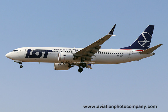 LOT Polish Airlines Boeing 737-8 SP-LVF (2022)
