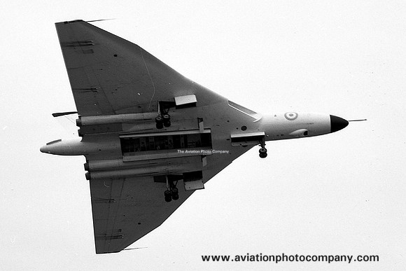 RAF 50 Squadron Avro Vulcan B.2 XH475 (1963)