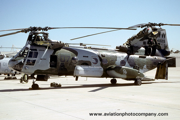 USMC HMM-165 Vertol CH-46E 154829/YW-07 (1999)