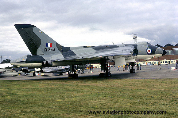 RAF 230 OCU Avro Vulcan XL386 (1972)