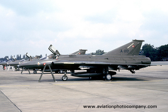 Danish Air Force Esk 725 SAAB Draken F-35 A-017 (1987)