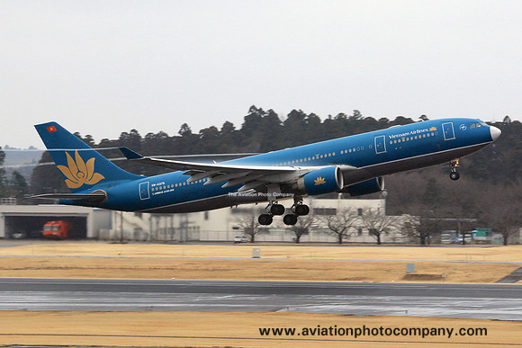 Vietnam Airlines Airbus A330-200 VN-A375 (2015)