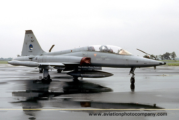 Dutch Air Force 313 Squadron Canadair NF-5B Freedom Fighter K-4001 at IAT Fairford (1987)