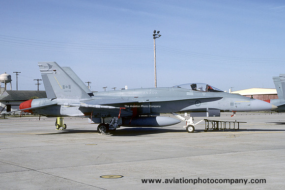 Canadian Armed Forces 425 Squadron McDonnell Douglas CF-188 Hornet 188718 (1986)