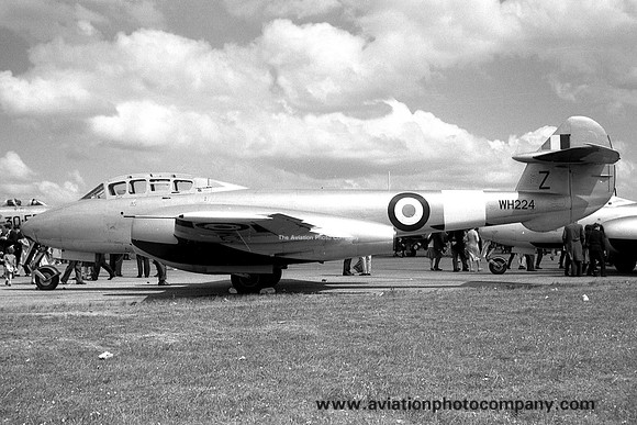 RAF Leuchars Station Flight Gloster Meteor T.7 WH224/Z (1960)