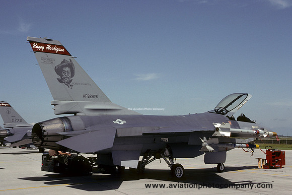 USAF North Dakota ANG 178 FS General Dynamics F-16C Fighting Falcon 82-0926 (1992)