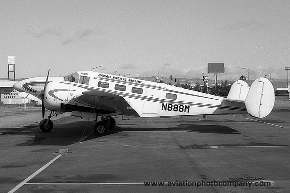 Hawaii Pacific Airline Beech 18 N888M (1970)