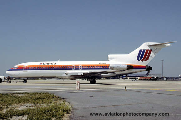 United Airlines Boeing 727-22 N7010U (1984)