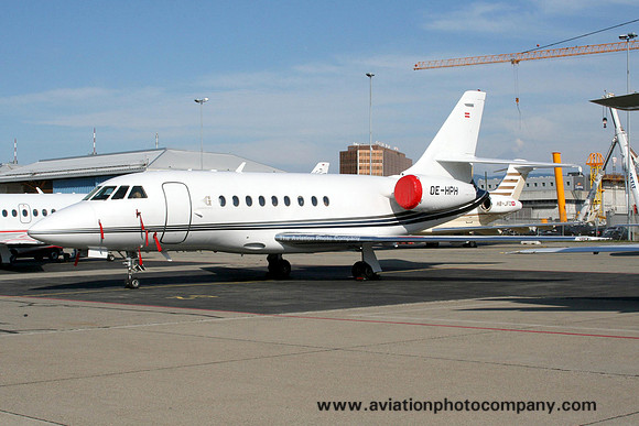 Goldeck Flug Dassault Falcon 2000 OE-HPH at Geneva (2008)