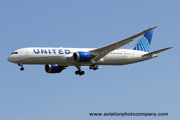 United Airlines Boeing 787-9 N24980 (2022)
