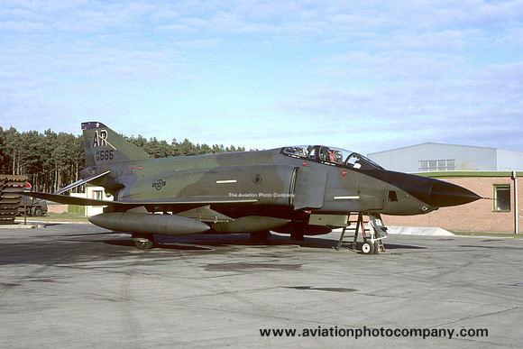 USAF 10 TRW 1 TRS McDonnell RF-4C Phantom 68-0565/AR (1986)