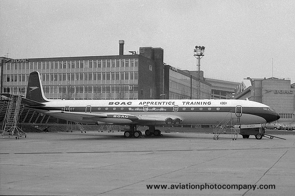 BOAC Apprentice Training De Havilland Comet 4 G-APDT at London Heathrow (1971)