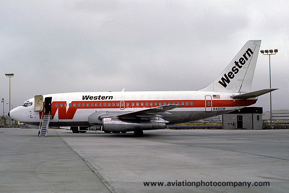 Western Boeing 737-200 N4510W