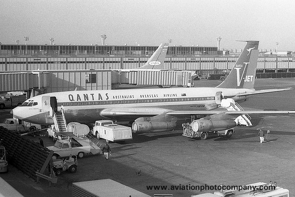 Qantas Boeing 707-138B VH-EBK (1968)