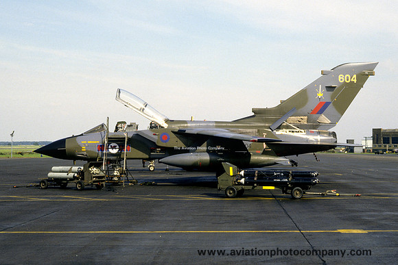 RAF TWCU 45 Squadron Panavia Tornado GR.1 ZA604 (1986)