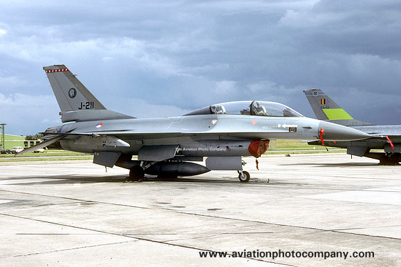 Dutch Air Force 315 Squadron GD F-16B Fighting Falcon J-211 (1987)