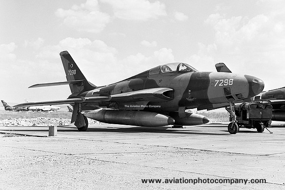 Turkish Air Force Republic RF-84F 7298 (1971)