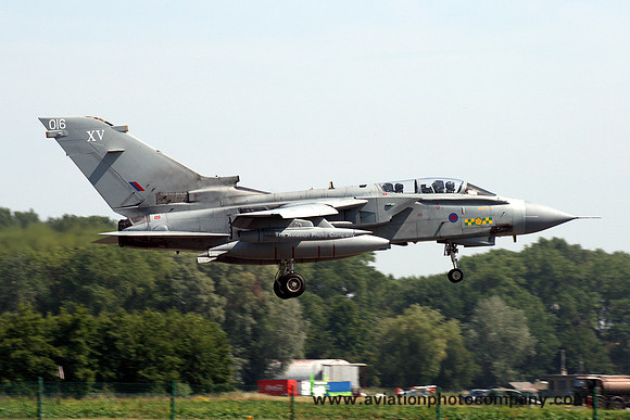 RAF 15/31 Squadron Panavia Tornado GR.4 ZA410/016 (2011)