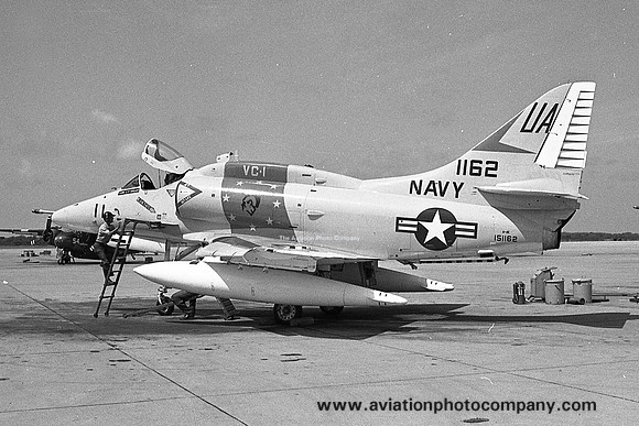 US Navy VC-1 Douglas A-4E Skyhawk 151162/UA-11