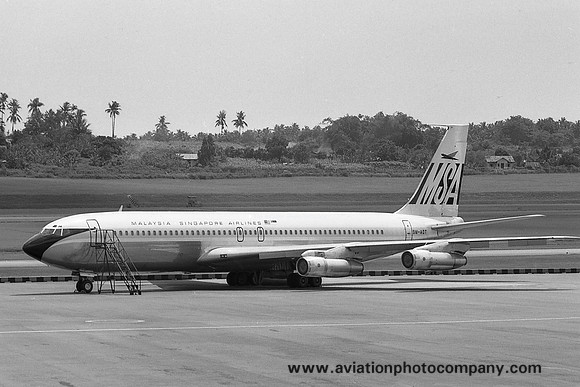 Malaysia Singapore Airlines Boeing 707-312B 9M-AOT (1969)