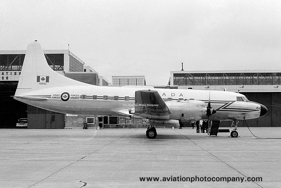 Canadian Armed Forces Canadair CL-66B Cosmopolitan (CC-109)109152 (1975)