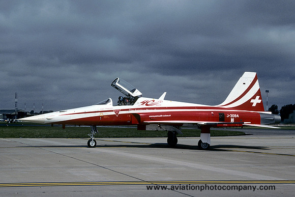 Swiss Air Force Patriuille Suisse Northrop F-5E Tiger J-3084 at RIAT Fairford (2004)