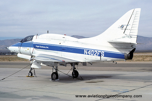 Flight Systems Inc Douglas A-4L Skyhawk N402FS (1977)