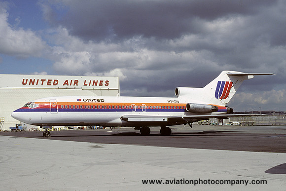 United Airlines Boeing 727-22C N7411U