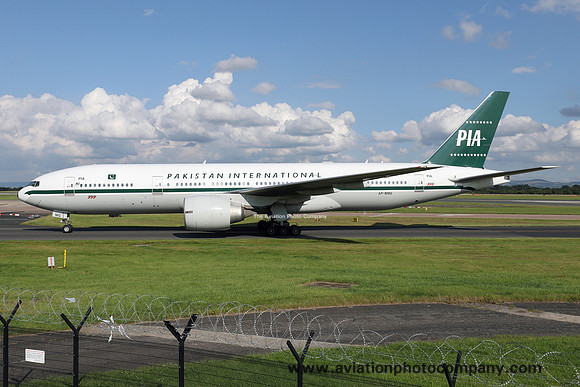 Pakistan International Airlines Boeing 777-200ER AP-BMG at Manchester IAP (2016)