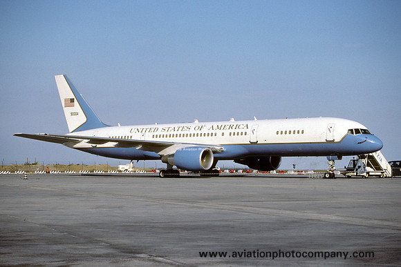 USAF 89 AW Boeing C-32A 99-0004 (2000)