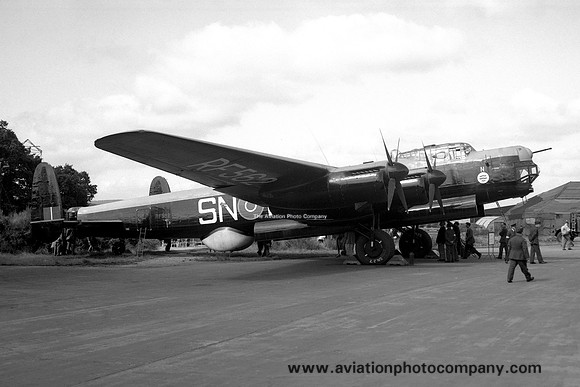 RAF 230 OCU Avro Lincoln B.2 RF562/SN-N (1950)