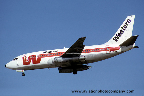 Western Boeing 737-200 N4509W (1982)