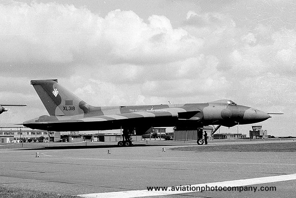 RAF 617 Squadron Avro Vulcan B.2 XL318 (1981)
