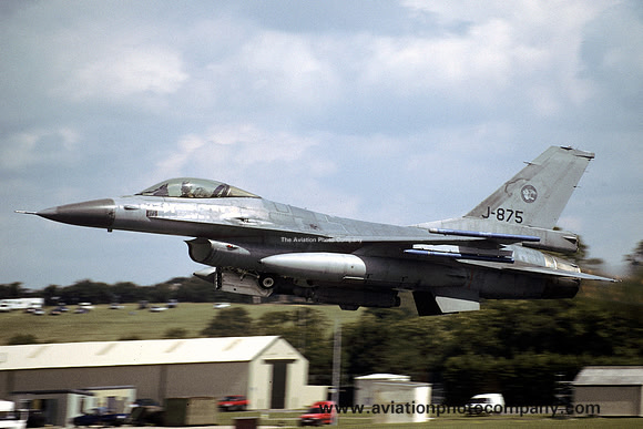 Dutch Air Force 313 Squadron GD F-16AM Fighting Falcon J-875 at RIAT Fairford (2004)