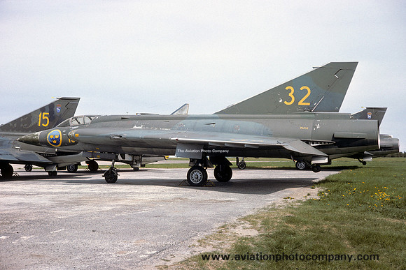 Swedish Air Force F18 SAAB Draken J-35B 35232/32 (1977)