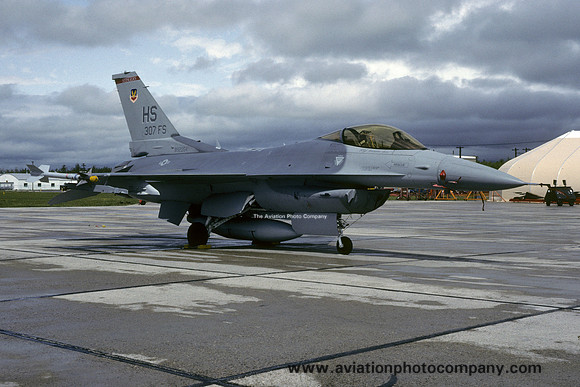 USAF 31 FW 307 FS General Dynamics F-16C Fighting Falcon 89-2054/HS (1992)