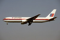 United Airlines Boeing 767-332(ER) N654UA (1993)