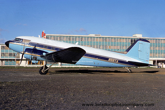 Douglas C-47A N88YA (1977)