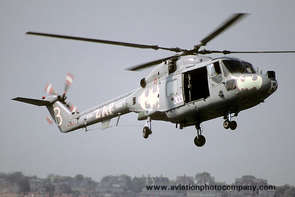 Royal Navy 815 Squadron Westland Lynx HAS.3 XZ732/303 (1990)
