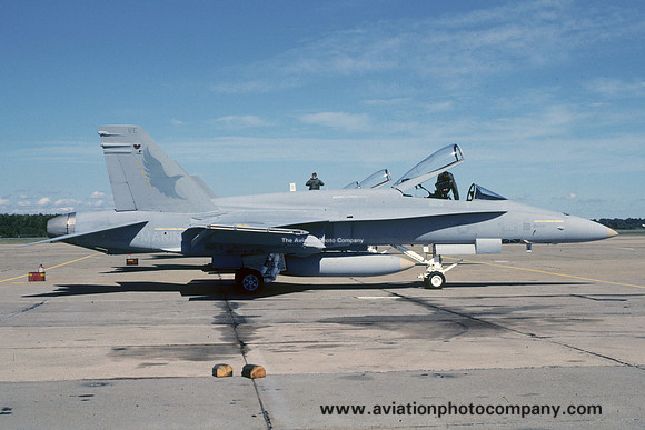 US Marines VMFA-115 McDonnell Douglas F/A-18A Hornet 162460/VE (1985)