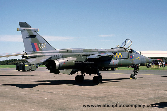 RAF 54 Squadron SEPECAT Jaguar GR.1 XX754/GR (1987)