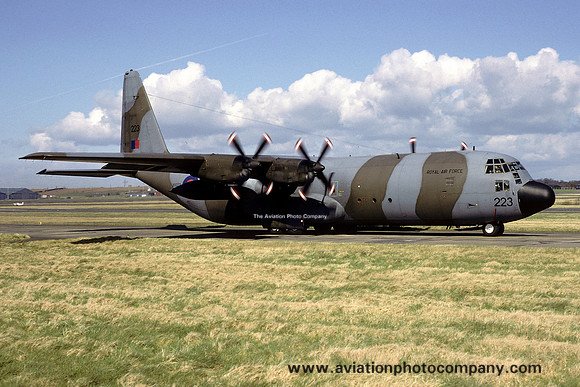 RAF Lyneham Transport Wing Lockheed C-130K Hercules C.3 XV223 (1988)