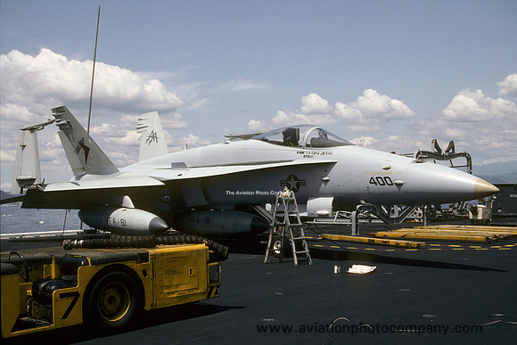 US Navy VFA-81 McDonnell Douglas F/A-18C Hornet 163470/AA-400 on USS Saratoga (1992)