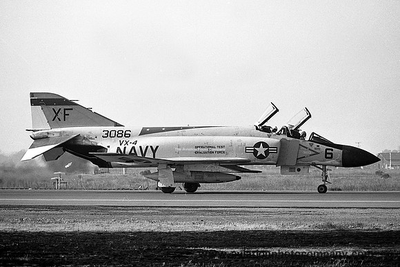 US Navy VX-4 McDonnell F-4J Phantom 153086/XF-6 (1968)