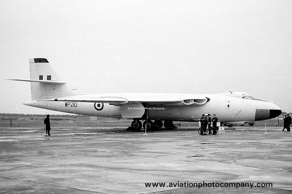 RAF Vickers Valiant B.1 WP210 (1960)