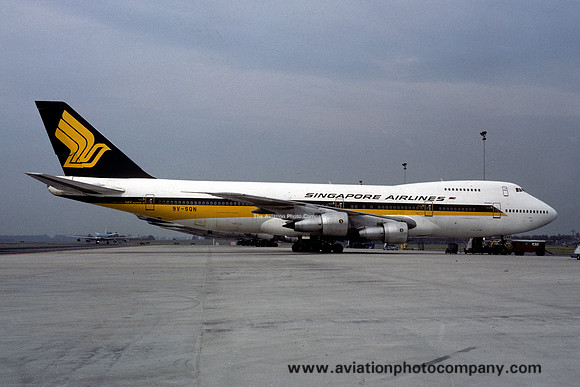 Singapore Airlines Boeing 747-200 9V-SQN (1981)