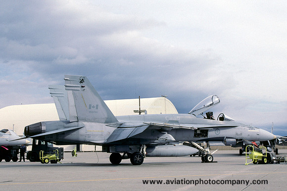 Canadian Armed Forces 422 Squadron McDonnell Douglas CF-188 Hornet 188746 (1998)