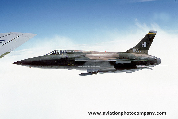 USAF 466 TFS Republic F-105B Thunderchief 57-5835 (1976)