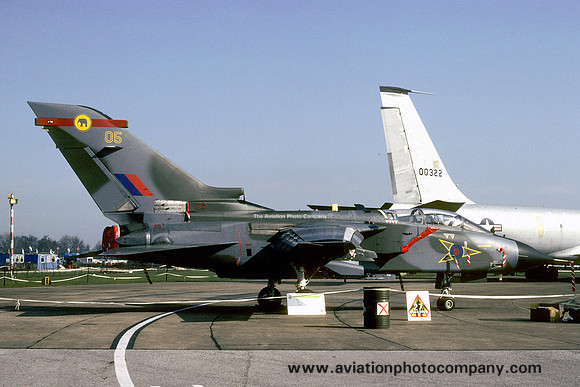 RAF 27 Squadron Panavia Tornado GR.1 ZA542/05 (1983)